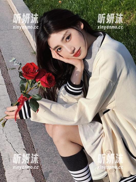GIRLT果团网 果团网全套写真欣赏,初夏的蜜语让您的心情如阳光般灿烂,免费下载