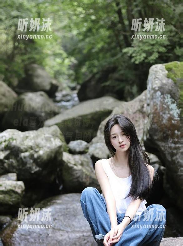 HuaYang花漾 - 高质感高清写真：Angela喜欢猫美脚资源，展现迷人线条与优雅气息的最佳之选