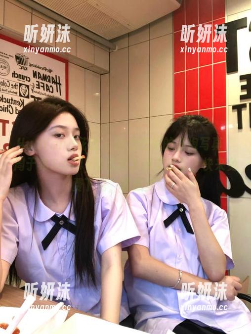 HuaYang花漾-周于希Sandy HuaYang花漾 - 魅力四射的旗袍写真,周于希Sandy带你进入视觉盛宴,快来免费下载,收藏美好!