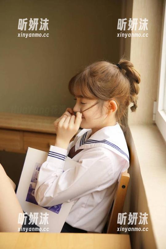 HuaYang花漾 - 值得一看的时尚大片：黄乐然白衬衫全套写真下载，让你立刻变身
