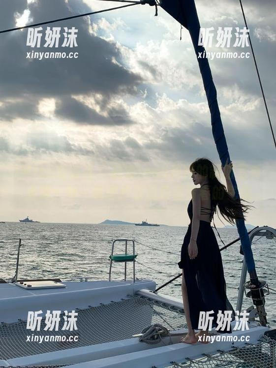 IMiss爱蜜社-莉娜lena IMiss爱蜜社 - 莉娜lena独特的制服写真大赏:每一幅图片都透露着青春的气息