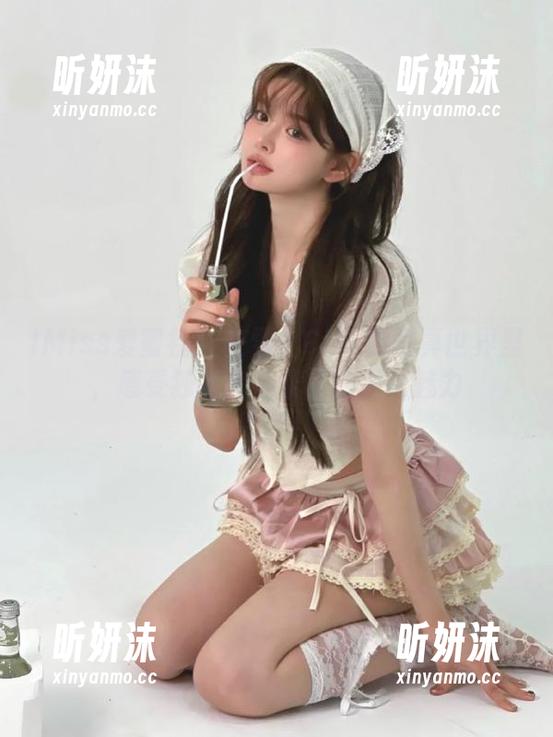 IMiss爱蜜社 - 在雪儿Cier的写真世界里，感受独特套装带来的无限魅力