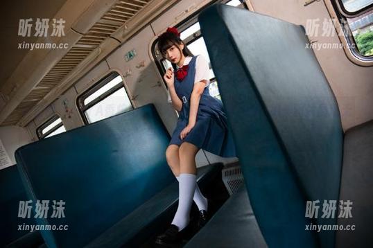 微密圈 - MIYA香槟比基尼写真资源高能上线，绝美图片展现无与伦比的魅力！
