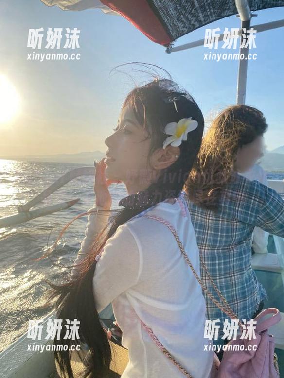 MiStar魅妍社 - 妤薇Vivian优雅泳衣作品集：泳池边的魅力资源尽在其中