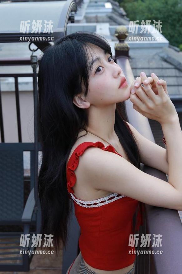 MiStar魅妍社 - 赵梦洁裸足写真定制作品，感悟她内心深处的柔软与坚韧。