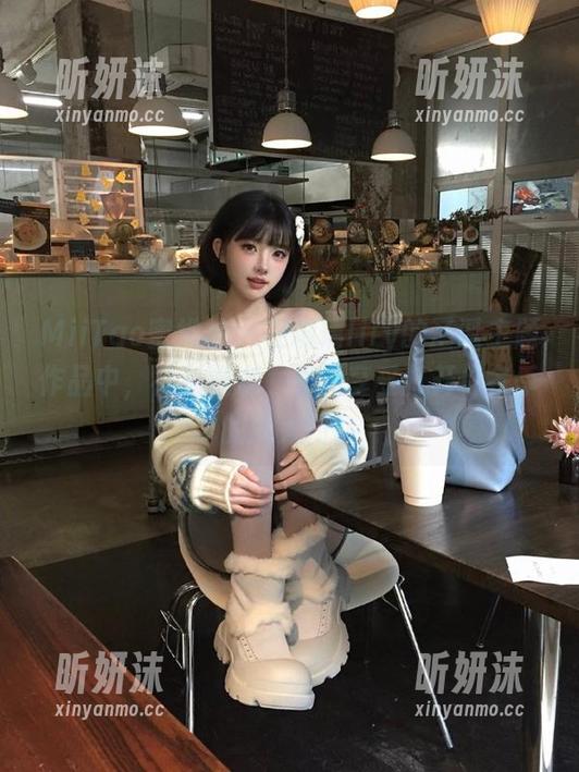MiiTao蜜桃社 - 在琉璃lily的圣诞主题作品中，福利满满，视觉享受打开你冬季的新大门！