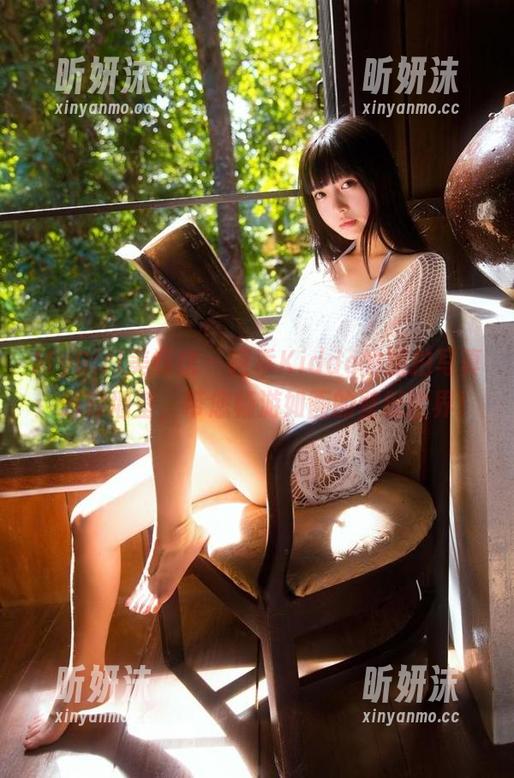 MyGirl美媛馆 - 阿乖Kiddo的旅拍写真：透过墙壁，带您畅游如画的壁纸世界！