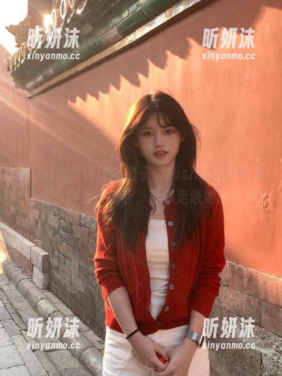 MyGirl美媛馆 - 鱼子酱Fish办公室写真合集：网盘特别版，带你走进她的世界