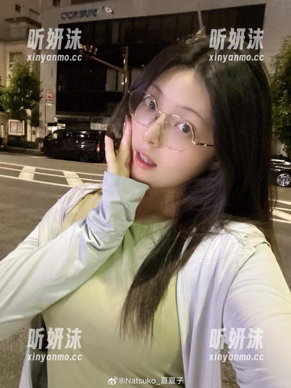 定制Natsuko夏夏子白色主题图集，诠释纯洁与时尚的碰撞