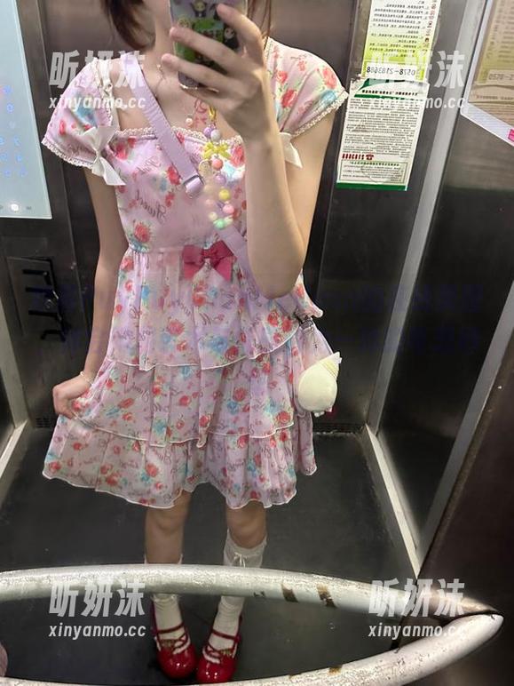 欣赏PuyPuyChanMedusa的在线美图，体会她将艺术与情感融为一体的奇思妙想