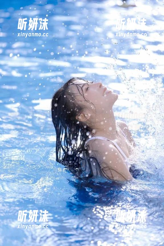 PuyPuyChan PuyPuyChan的“SuzukaSummer”写真:原图与壁纸让你沉浸在夏日氛围