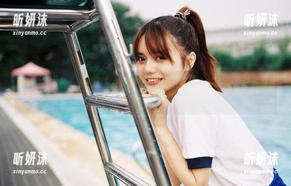TGOD推女神 - 在绮里嘉ula的夏日写真作品中，探索图片背后的故事与情感交融