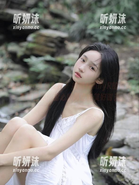 TouTiao头条女神 - 探索JennyR的私房写真世界：甜心瞬间定格美好时光