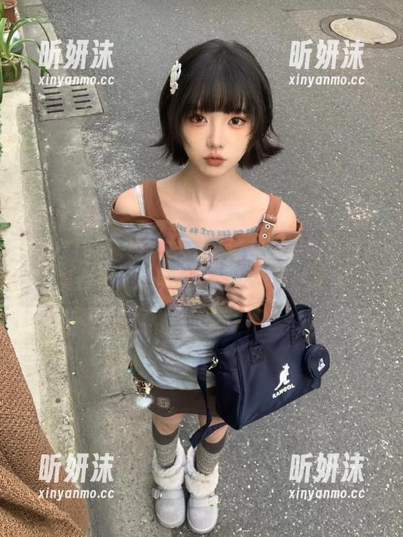 TouTiao头条女神 - 高清艾小青的夏日写真合集，展现青春活力与自然之美