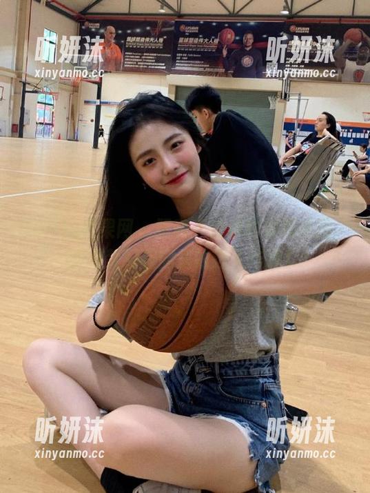 UGirls尤果网-乔依琳 UGirls尤果网 - 跟随乔依琳的校服美图,探寻梦幻校园里的迷人作品!