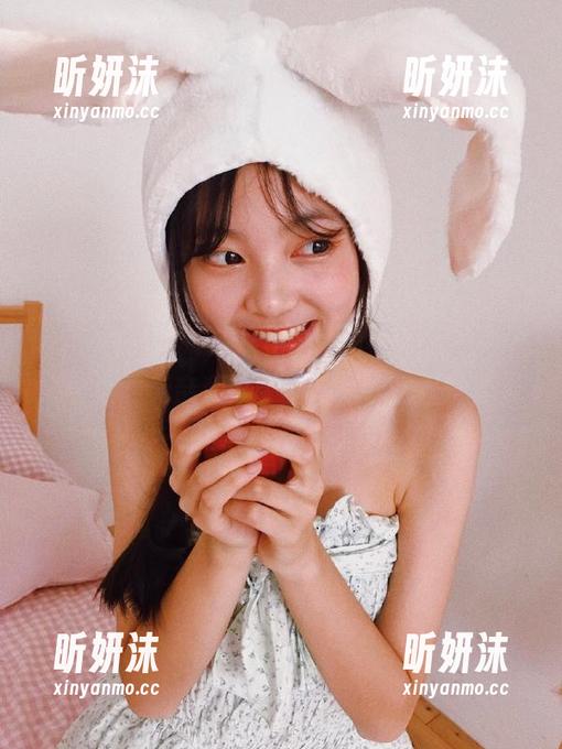 UGirls尤果网 - 张雪馨的私房图集：甜心形象里的无奈和自嘲，都是我自己的选择