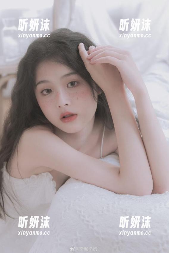 UGirls尤果网-才可儿 UGirls尤果网 - 才可儿温柔写真:原图与图片背后的心灵旅程