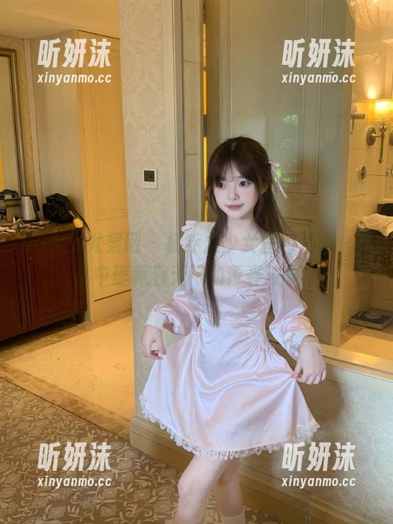 UGirls尤果网 - 杨乔之少女图包发布，作品中蕴藏着无限的青春故事！