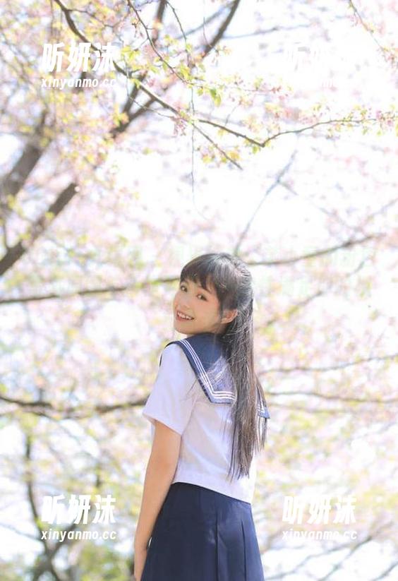 UGirls尤果网 - 视界绽放：芊小童的粉色写真原图与新作更新，一次性满足你的视觉需求！