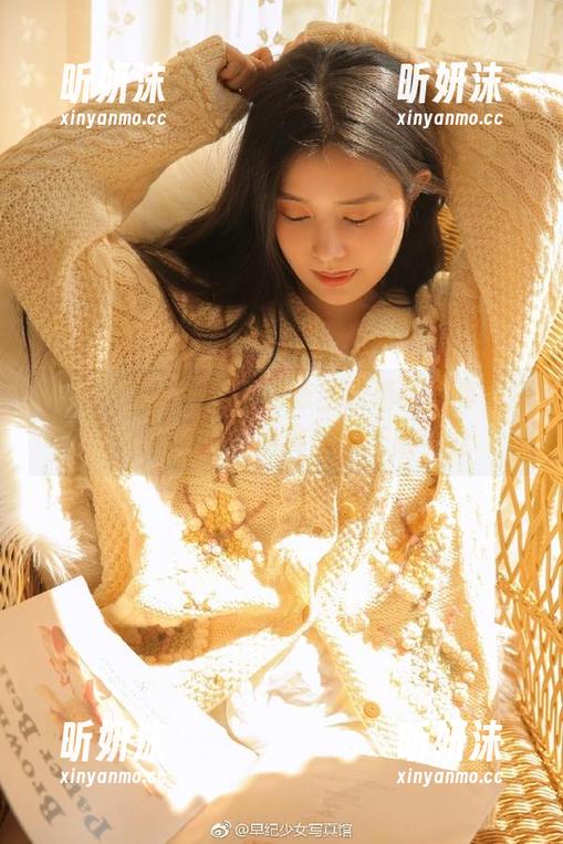 UGirls尤果网 - 观看陈宝拉清纯写真，探寻她内心深处的纯真与无限可能
