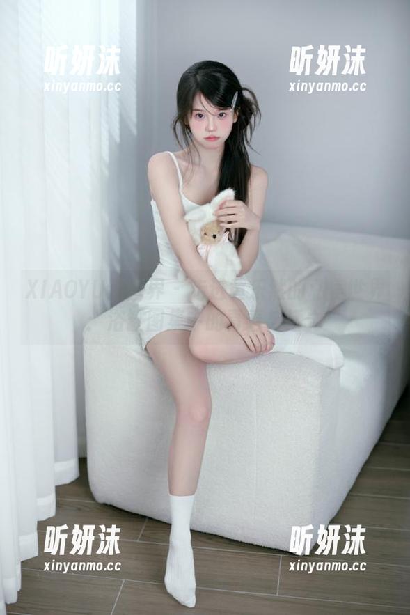 XIAOYU语画界 - 走进黄乐然的私房世界：浴缸图集中的青春与活力