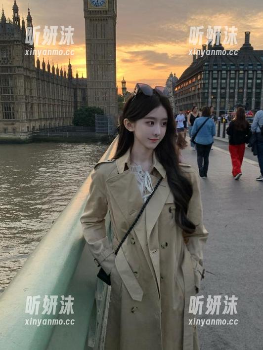 XINGYAN星颜社 - 当易阳Silvia穿上比基尼，我的自信瞬间被打击！来下载这份大尺度合集吧