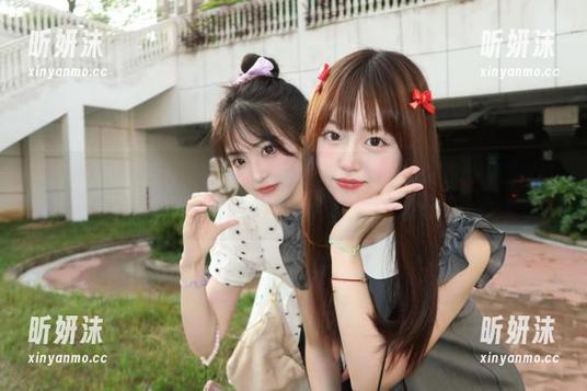 Xiuren秀人网 - 感受光影之美，FoxYini孟狐狸最新裸足作品让你爱上生活每一瞬间！