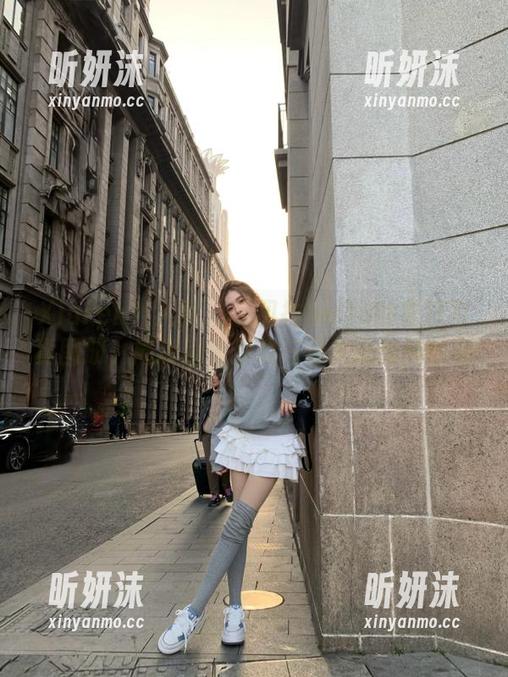 Xiuren秀人网 - 余贝拉bella的夏日写真图册，展现迷人景致与动人心弦的时刻