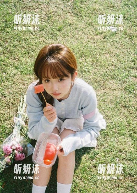 Xiuren秀人网-养乐多DoDo Xiuren秀人网 - 养乐多DoDo镂空写真合集:她如何用艺术诠释生活,带你领略另一种美
