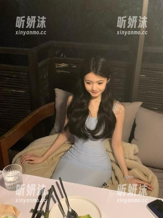 Xiuren秀人网-周大萌 Xiuren秀人网 - 最新发布!周大萌内衣写真集更新,展示活力与性感的完美蜕变!