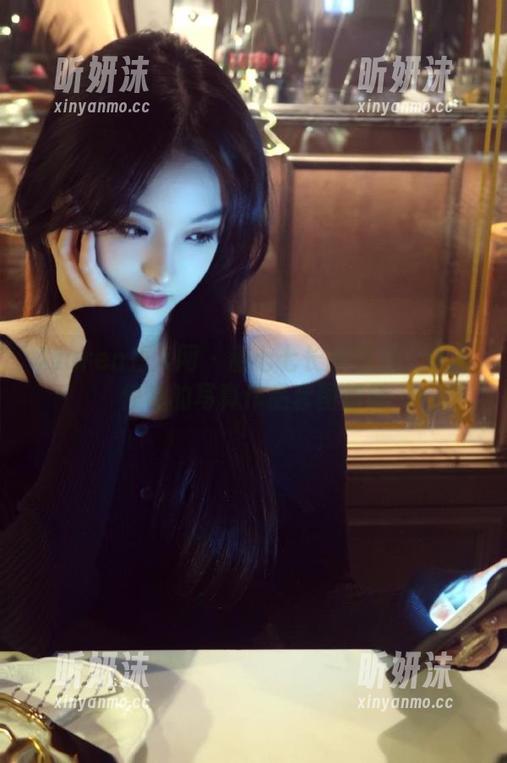 Xiuren秀人网-甜七七 Xiuren秀人网 - 甜七七长腿魅力:令人惊艳的写真作品套图解析