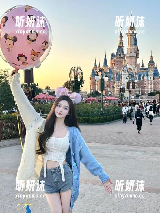 Xiuren秀人网-茜茜Kimi Xiuren秀人网 - 充满韵味的高清茜茜Kimi油亮写真合集,令人心动的美丽之旅
