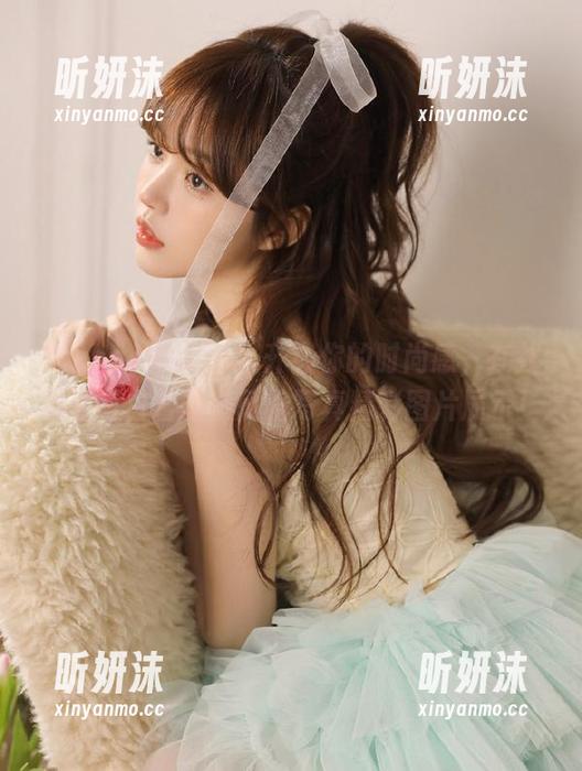 Xiuren秀人网-萌白酱 Xiuren秀人网 - 升级你的时尚感,在线观看萌白酱丝袜风格写真精彩图片展示!