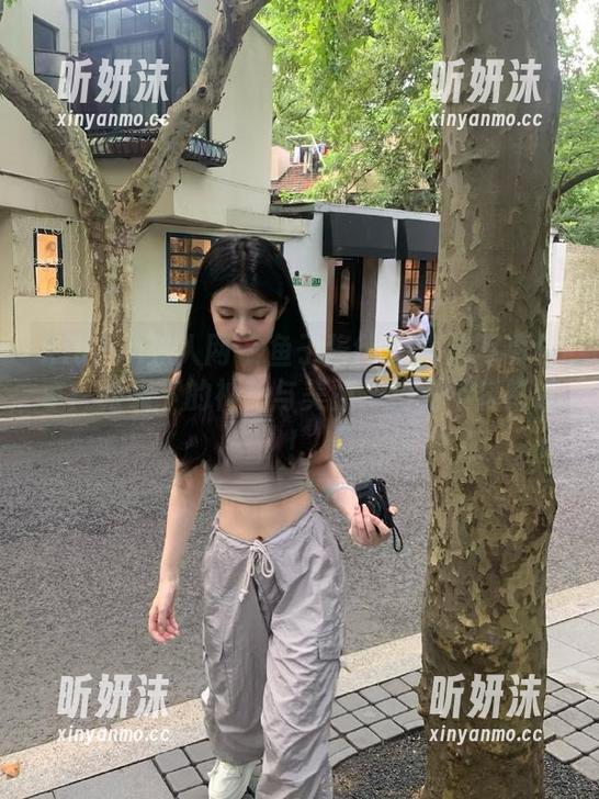 Xiuren秀人网-鱼子酱fish Xiuren秀人网 - 鱼子酱fish高清写真分享:眼镜下的神秘与美丽,绝对不容错过!