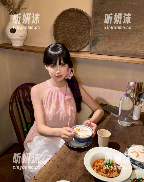 YouWu尤物馆 - Seven小七高跟鞋私房图片集：让你领略不一样的优雅风情