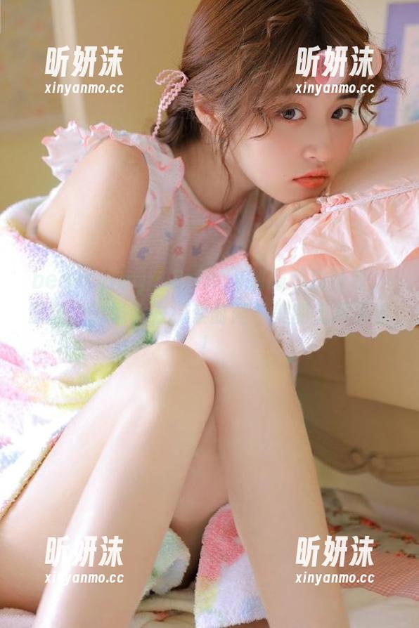beautyleg - Brindy制服私拍图包，跟随她的镜头去探索时尚与美的无尽可能！