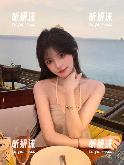 beautyleg-Lynn beautyleg - 每一张“Lynn秘书”的原图与图片,都是创意与美的完美结合