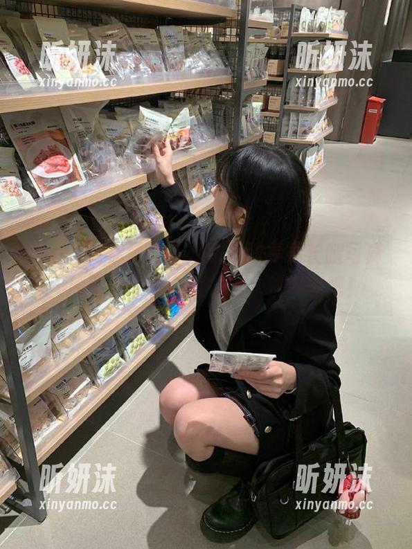 pans-雯雯 pans - 你绝对不要错过的雯雯长腿写真:原图与图包全面放送,快下载吧!