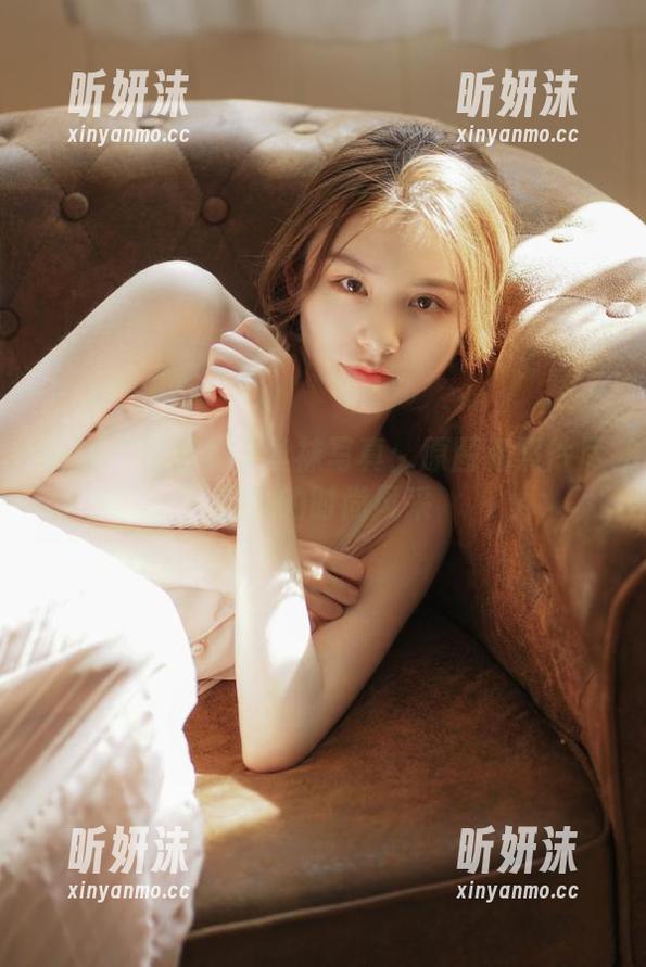 丽柜-兔子 丽柜 - 精选兔子丝袜写真:原图和照片尽显她的时尚风采