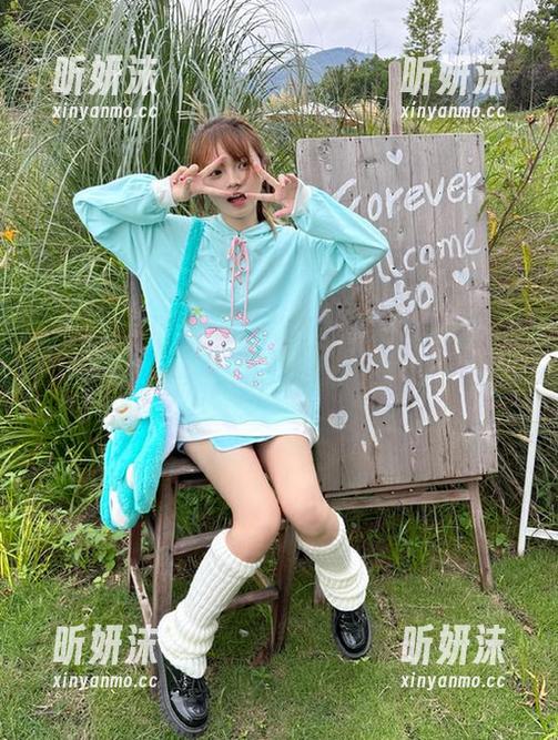 丽柜 - 小熊御姐写真集精选：传递甜美幻想，享受舒心视界