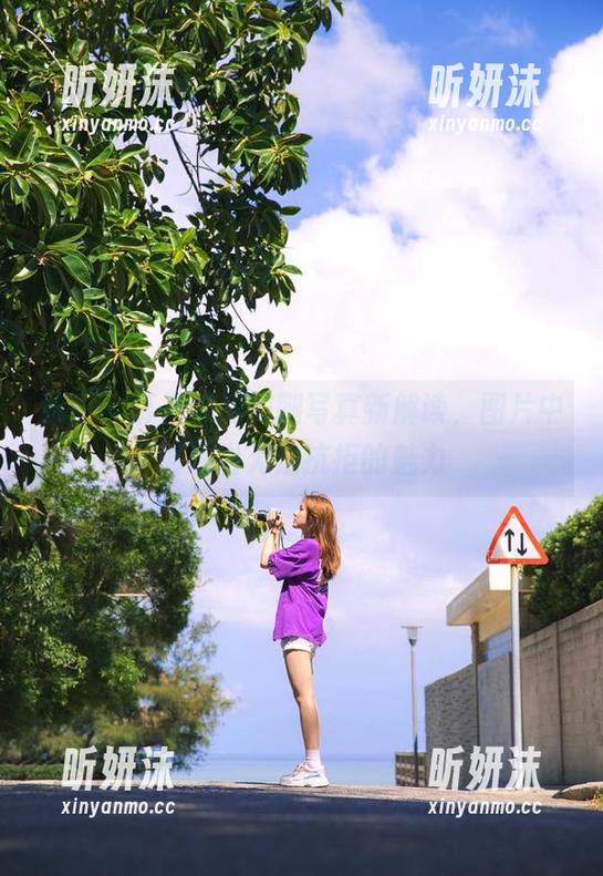 丽柜 - 慕子在线美腿写真新解读，图片中展现出无法抗拒的魅力