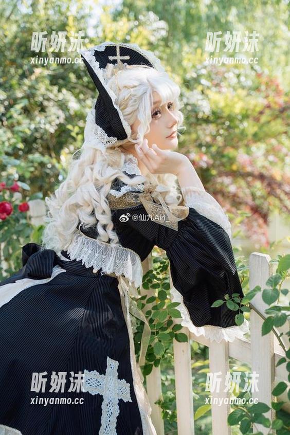 仙九Airi泳池写真在线图集：记录夏日里最动人的水花