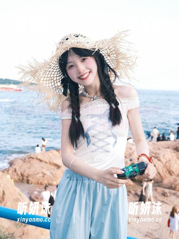 克拉女神-百琳 克拉女神 - 探索百琳的白衬衫写真图包,捕捉轻盈与素雅的瞬间