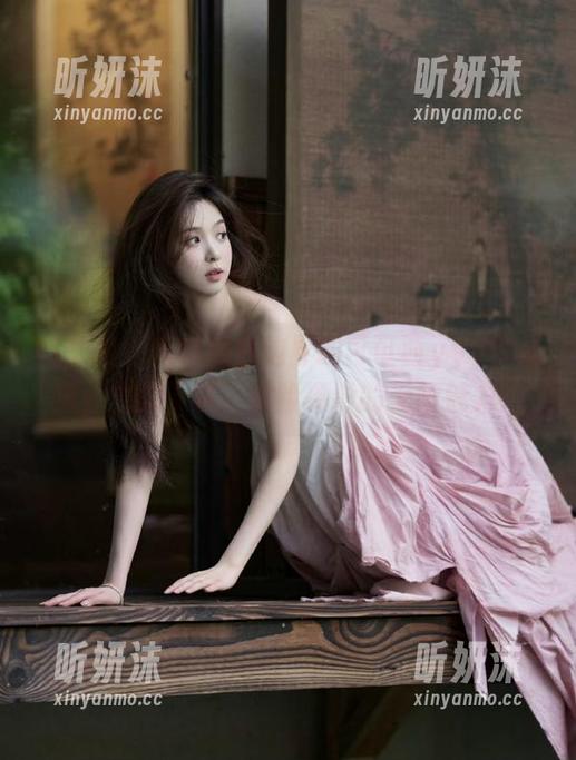 微密圈 - 跨越黑白边界的可可西yyy作品集，立即下载，体验摄影的无限魅力！