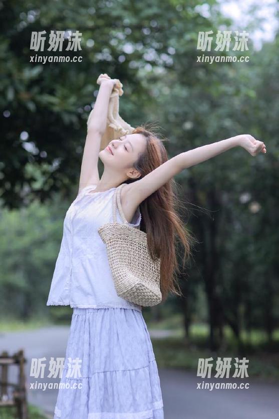 喵糖映画独家作品，观看JK妹妹的甜美瞬间