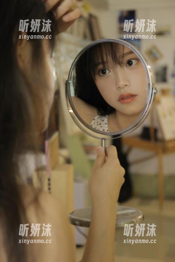 嗲囡囡-Celina青妍 嗲囡囡 - 下载Celina青妍的白丝写真作品集,尽情欣赏她的美丽与才华交织!