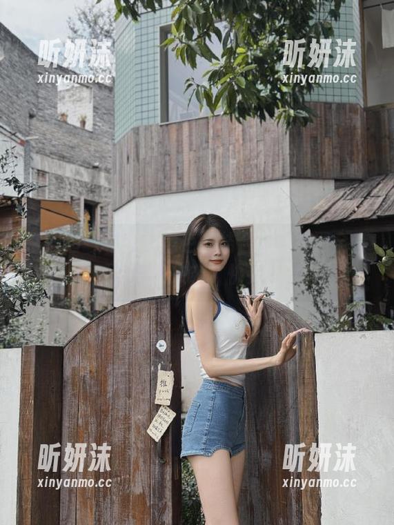嗲囡囡 - 优雅与黑色的结合，李梓熙全套写真原图来袭，快来欣赏