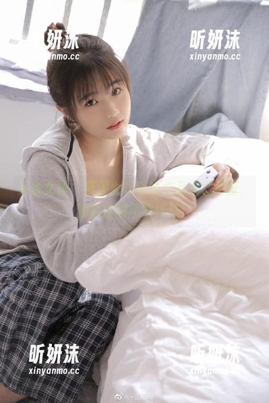 头条女神-筱溪 头条女神 - 筱溪女仆写真作品集已更新,独家内容不容错过!
