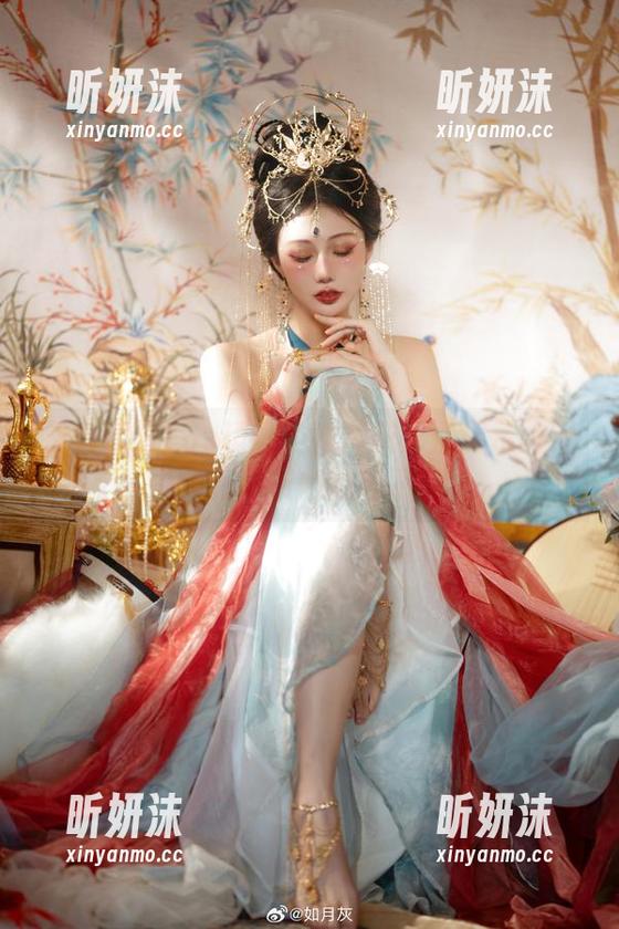 王者荣耀Cos精选：如月灰为你展示阿轲暗夜猫娘的风采