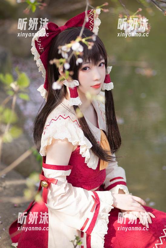 妖少you1 探索妖少you1之美:结合灵动与优雅的美足图包合集,尽在这一精彩时刻!